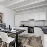 Villa Naxos Rock